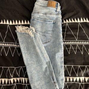 Light wash, cropped jeggings